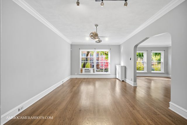 6807 S Paxton Avenue 1, Chicago, IL 60649