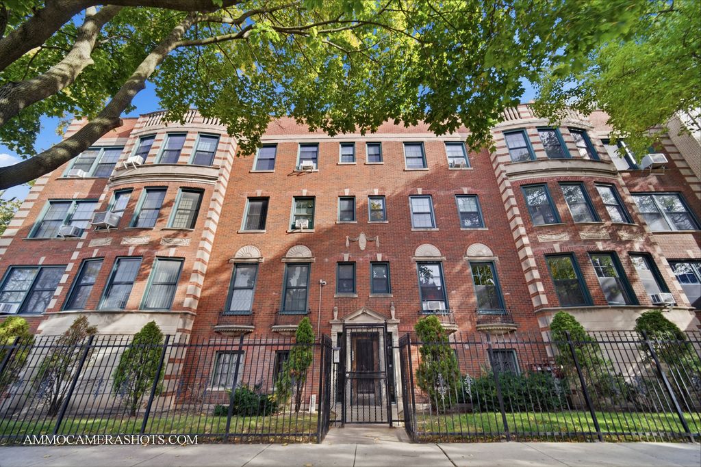6807 S Paxton Avenue 1, Chicago, IL 60649