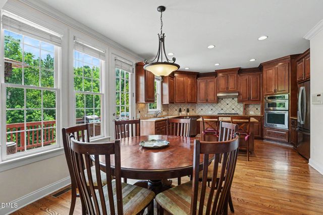 1109 Grogans Mill, Cary, NC 27519