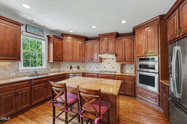1109 Grogans Mill, Cary, NC 27519