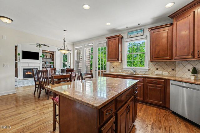 1109 Grogans Mill, Cary, NC 27519