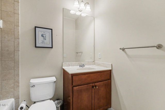 1109 Grogans Mill, Cary, NC 27519