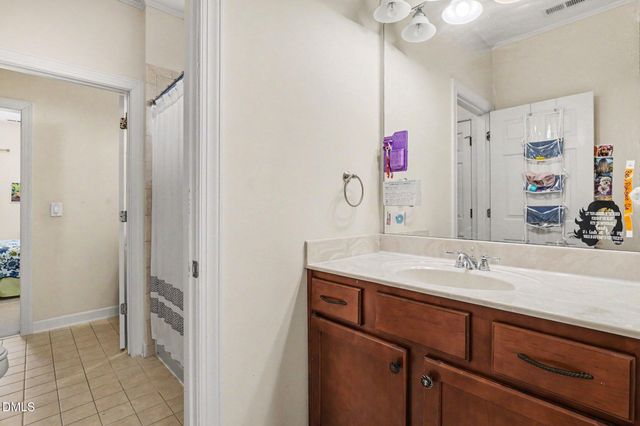 1109 Grogans Mill, Cary, NC 27519