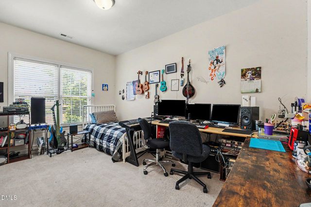 1109 Grogans Mill, Cary, NC 27519