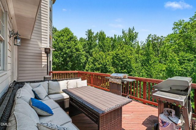1109 Grogans Mill, Cary, NC 27519
