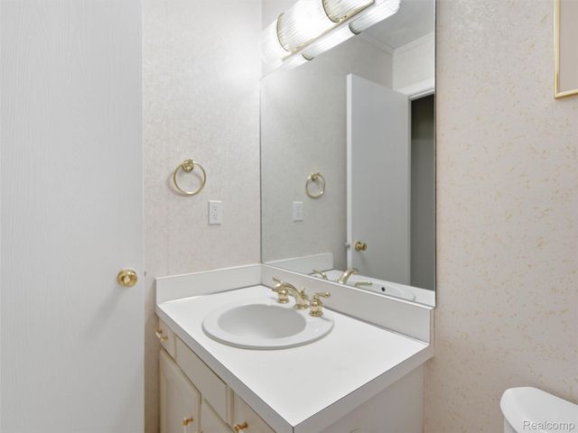 2281 Forest Glen, West Bloomfield Charter Township, MI 48324
