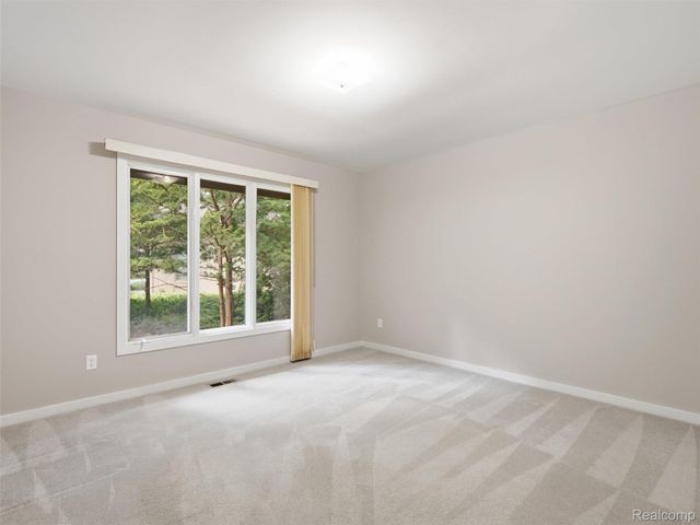 2281 Forest Glen, West Bloomfield Charter Township, MI 48324