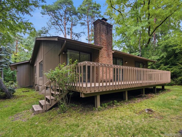 2281 Forest Glen, West Bloomfield Charter Township, MI 48324