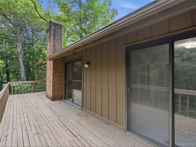 2281 Forest Glen, West Bloomfield Charter Township, MI 48324