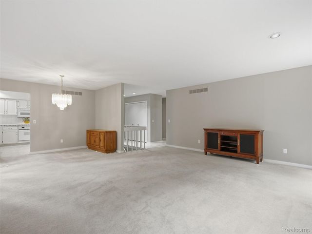 2281 Forest Glen, West Bloomfield Charter Township, MI 48324