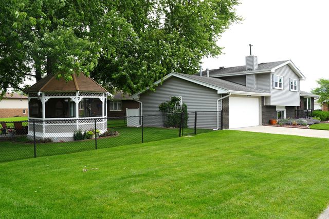 508 Willow Lane, Beecher, IL 60401