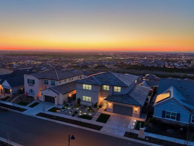 14873 Auburn Summit Dr, Folsom, CA 95630
