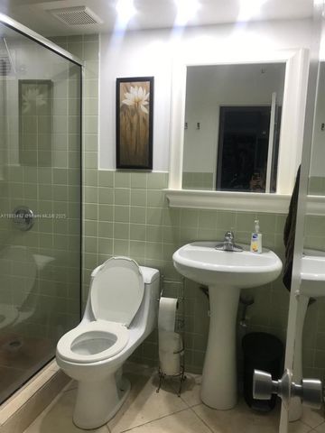 401 Ocean Dr 909, Miami Beach, FL 33139