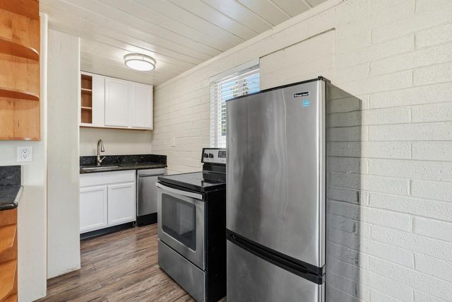 623 S Country Club Drive 8, Mesa, AZ 85210