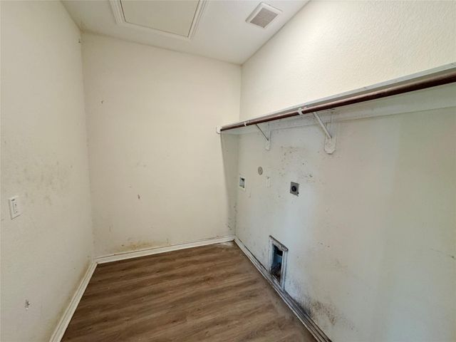 303 S 4th Street, Alvin, TX 77511