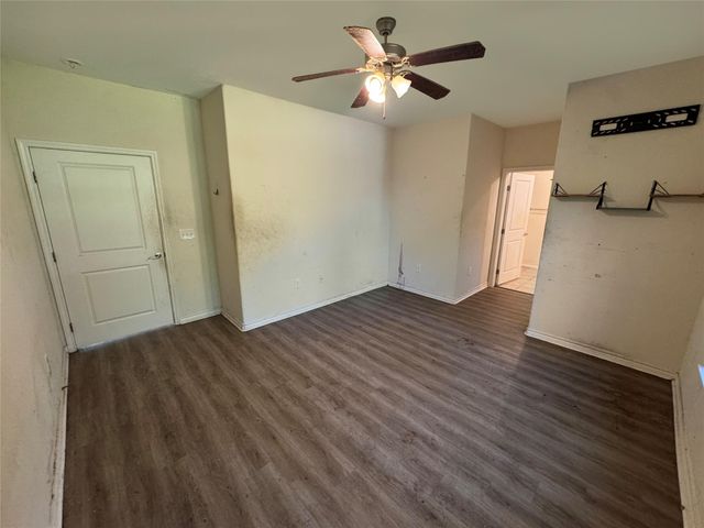 303 S 4th Street, Alvin, TX 77511
