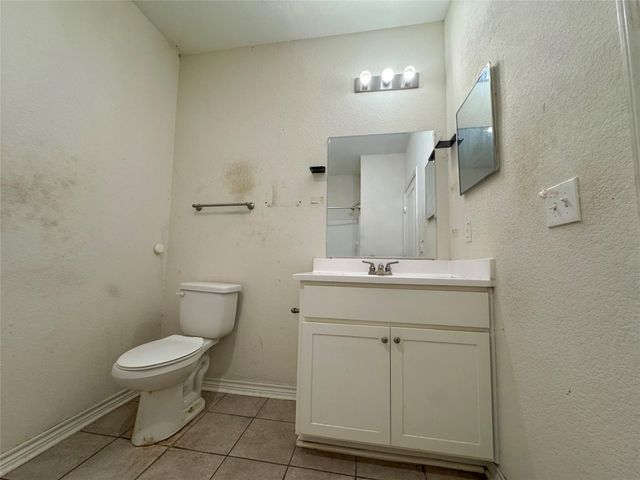 303 S 4th Street, Alvin, TX 77511