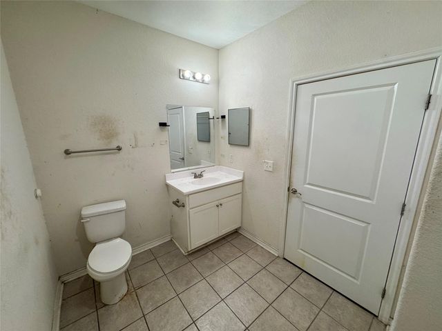 303 S 4th Street, Alvin, TX 77511