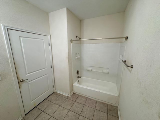 303 S 4th Street, Alvin, TX 77511