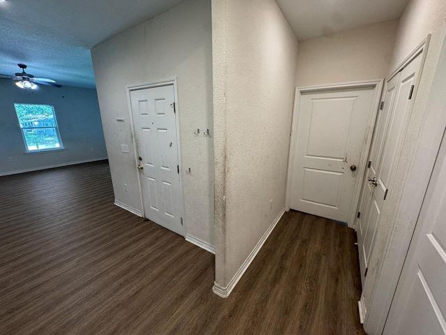 303 S 4th Street, Alvin, TX 77511