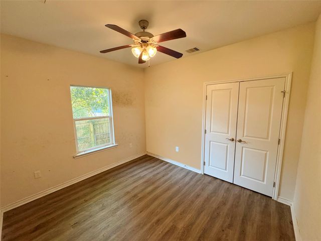 303 S 4th Street, Alvin, TX 77511
