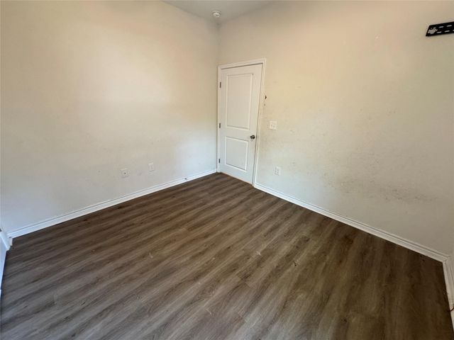 303 S 4th Street, Alvin, TX 77511