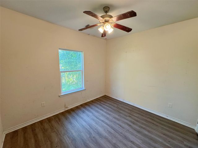 303 S 4th Street, Alvin, TX 77511