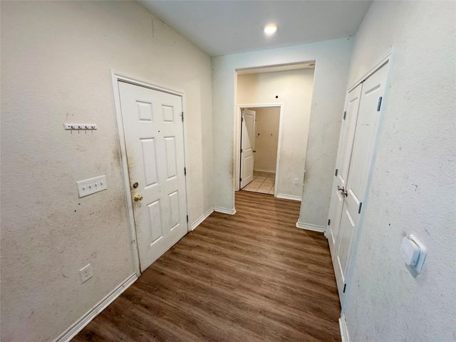 303 S 4th Street, Alvin, TX 77511