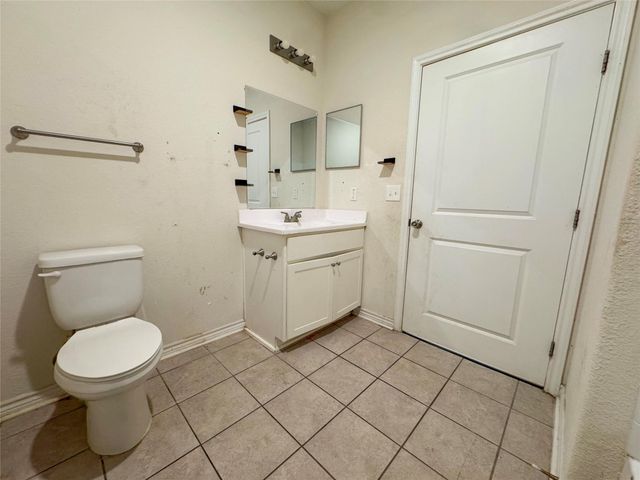 303 S 4th Street, Alvin, TX 77511