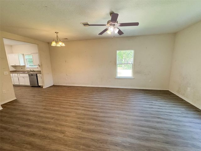 303 S 4th Street, Alvin, TX 77511