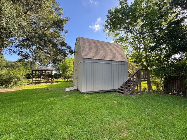 303 S 4th Street, Alvin, TX 77511