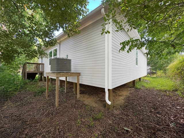 303 S 4th Street, Alvin, TX 77511