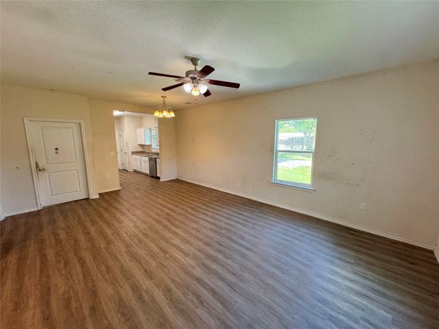 303 S 4th Street, Alvin, TX 77511