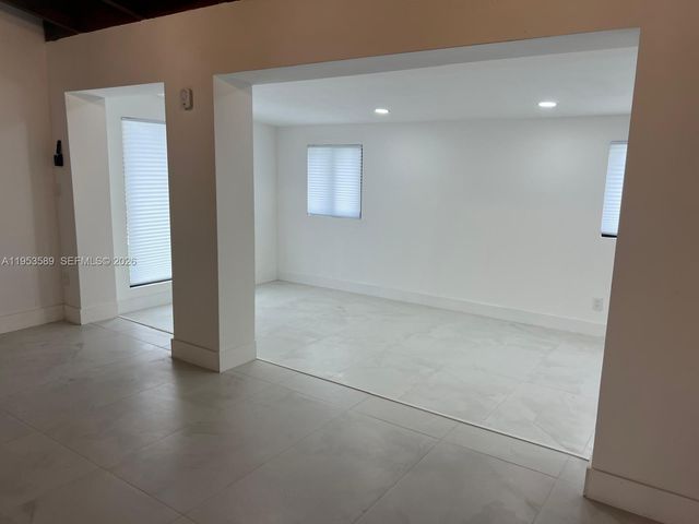 601 NW 198th St, Miami Gardens, FL 33169