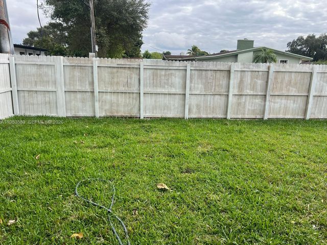 601 NW 198th St, Miami Gardens, FL 33169