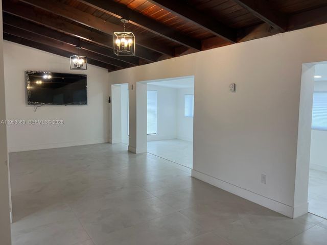 601 NW 198th St, Miami Gardens, FL 33169