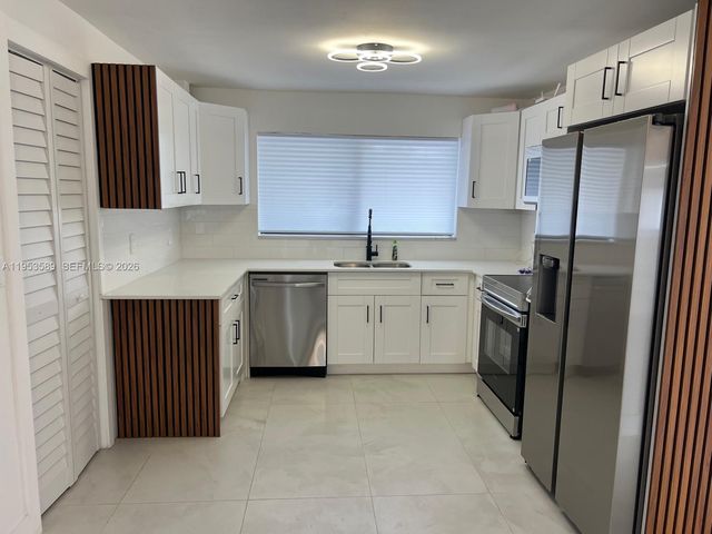 601 NW 198th St, Miami Gardens, FL 33169