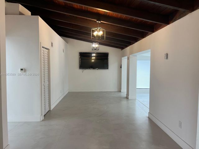 601 NW 198th St, Miami Gardens, FL 33169