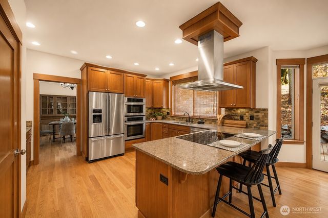 18520 26th Avenue NE, Lake Forest Park, WA 98155