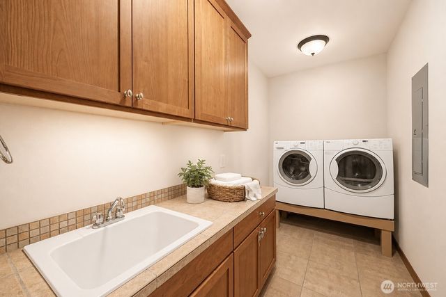 18520 26th Avenue NE, Lake Forest Park, WA 98155