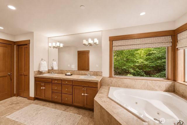 18520 26th Avenue NE, Lake Forest Park, WA 98155
