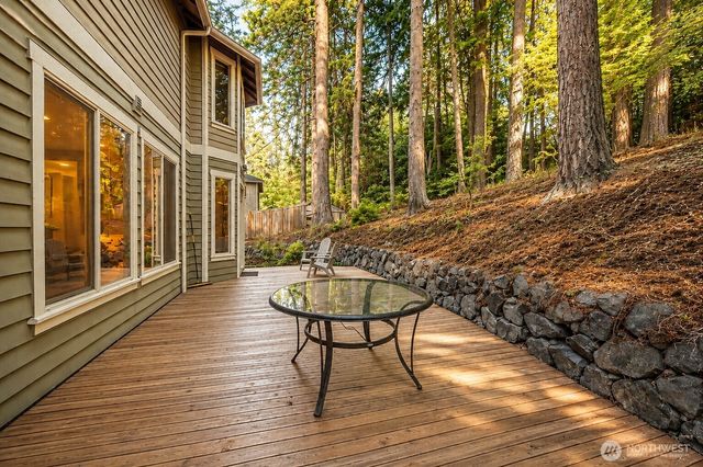 18520 26th Avenue NE, Lake Forest Park, WA 98155