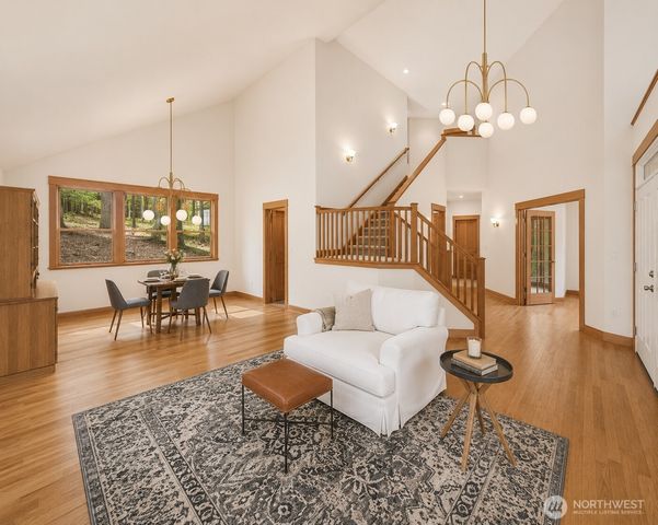 18520 26th Avenue NE, Lake Forest Park, WA 98155
