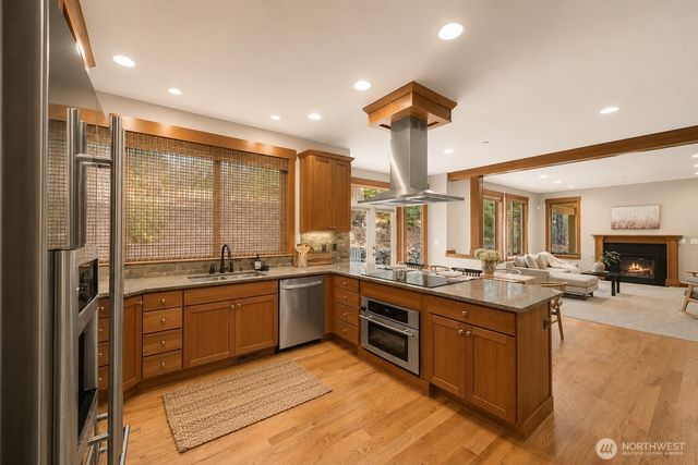 18520 26th Avenue NE, Lake Forest Park, WA 98155