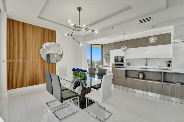20281 E Country Club Dr PH14, Aventura, FL 33180