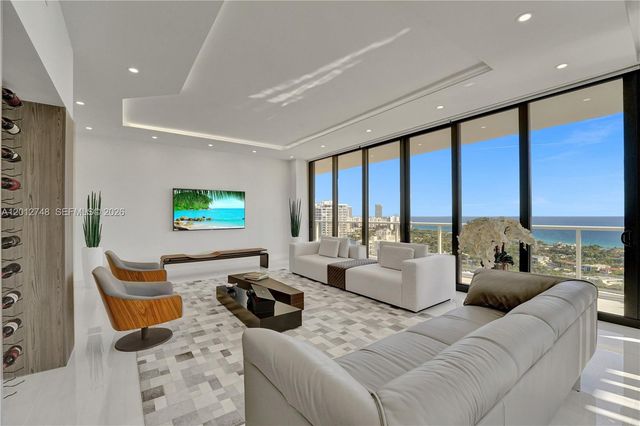 20281 E Country Club Dr PH14, Aventura, FL 33180