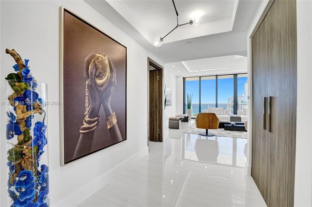 20281 E Country Club Dr PH14, Aventura, FL 33180