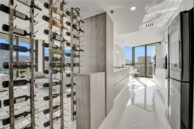20281 E Country Club Dr PH14, Aventura, FL 33180
