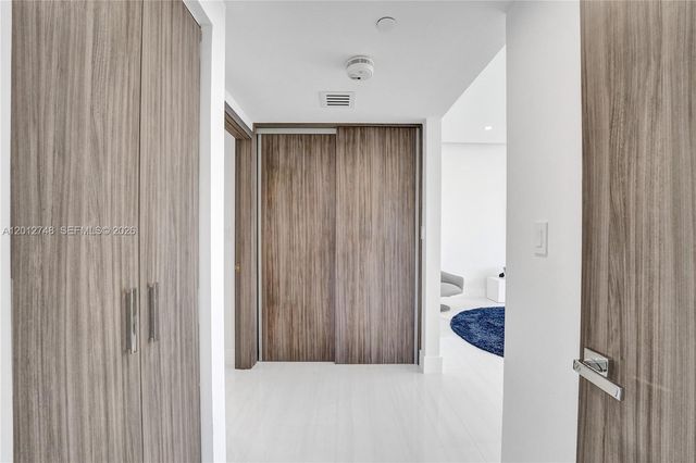 20281 E Country Club Dr PH14, Aventura, FL 33180