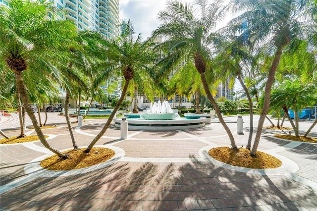 20281 E Country Club Dr PH14, Aventura, FL 33180